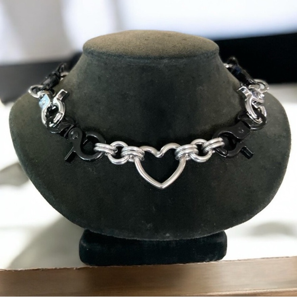 Stainless steel heart choker black & silver clasps goth punk emo chain necklace - Picture 2 of 16